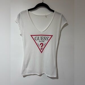 Guess Fitted White Red Logo Tee